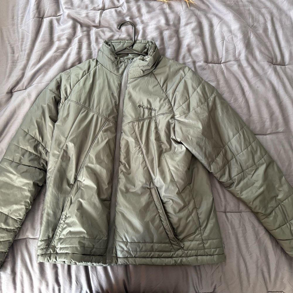 Columbia Women’s XL Green Puffer Jacket